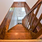 4 Bedroom Cozy In Montsenelle *