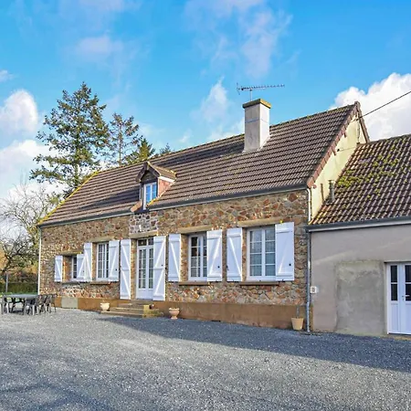 4 Bedroom Cozy In Montsenelle Holiday home