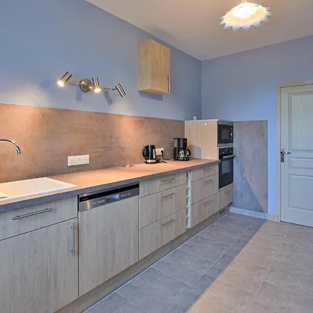 4 Bedroom Cozy In Montsenelle بيت للعطل Lithaire