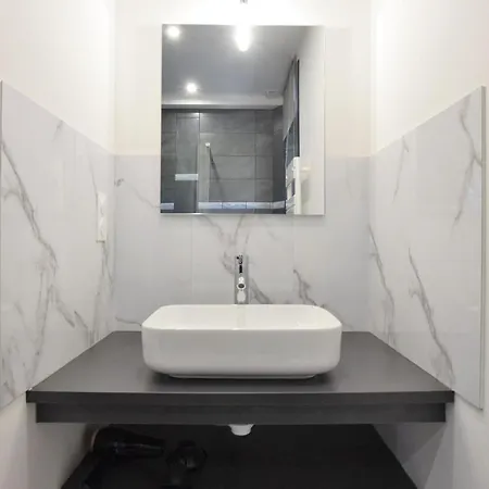 4 Bedroom Cozy In Montsenelle بيت للعطل