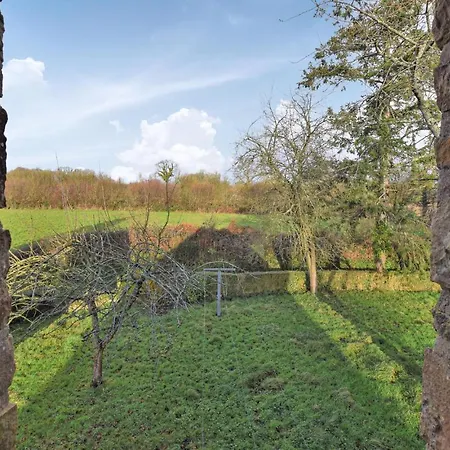 別荘 4 Bedroom Cozy In Montsenelle Lithaire