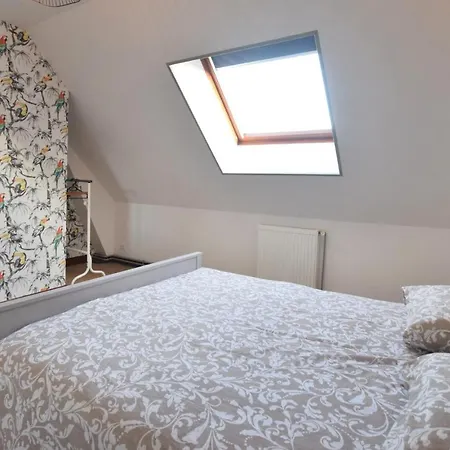 4 Bedroom Cozy In Montsenelle * Lithaire