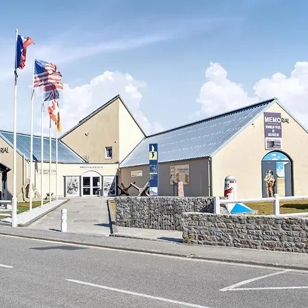 4 Bedroom Cozy In Montsenelle Lithaire