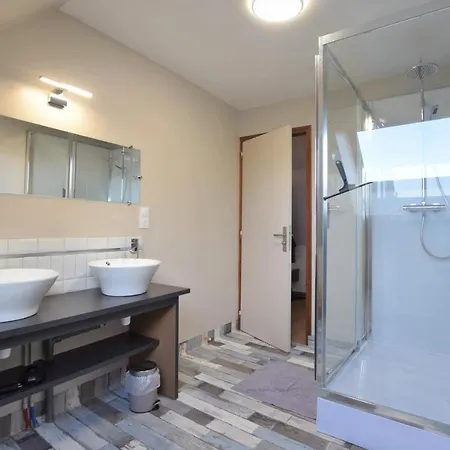 4 Bedroom Cozy In Montsenelle Lithaire