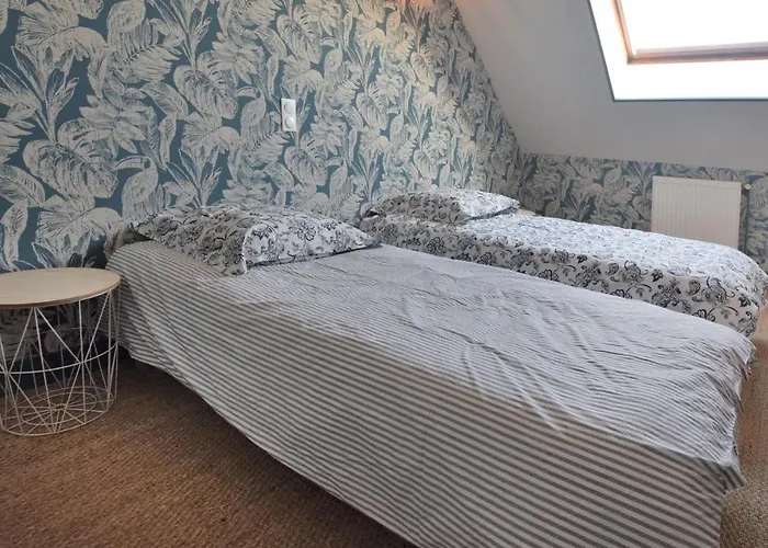 Prázdninový dům 4 Bedroom Cozy In Montsenelle Lithaire