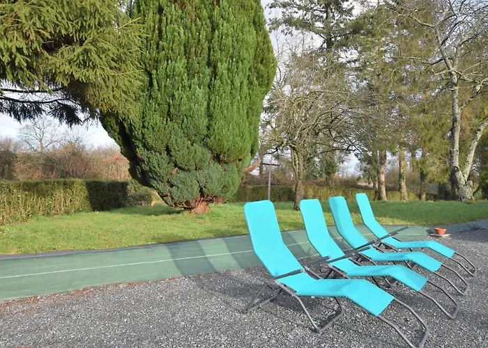 4 Bedroom Cozy In Montsenelle بيت للعطل