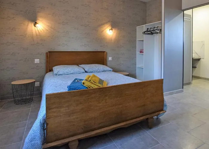 Prázdninový dům 4 Bedroom Cozy In Montsenelle *