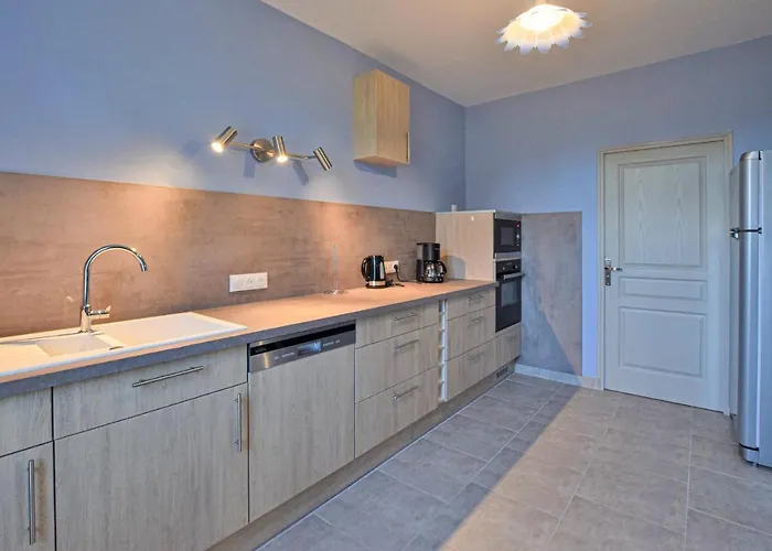 4 Bedroom Cozy In Montsenelle Prázdninový dům Lithaire