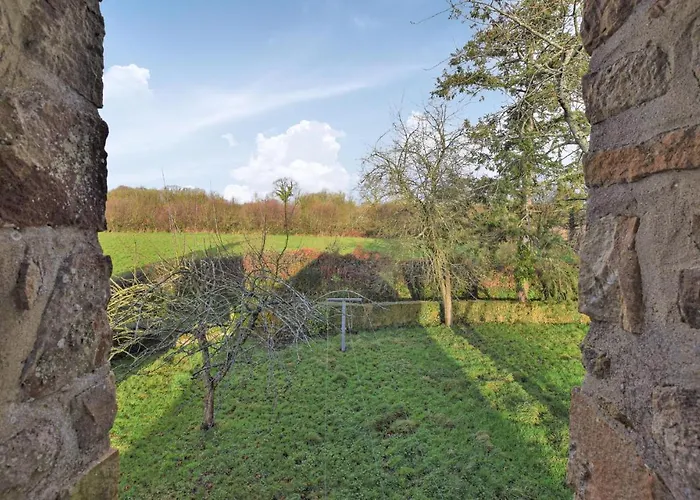 بيت للعطل 4 Bedroom Cozy In Montsenelle Lithaire