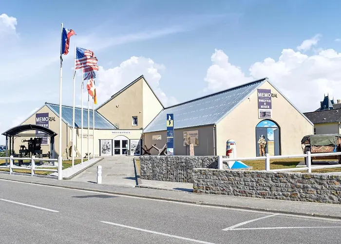 4 Bedroom Cozy In Montsenelle Lithaire