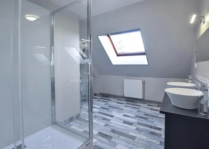 Prázdninový dům 4 Bedroom Cozy In Montsenelle *