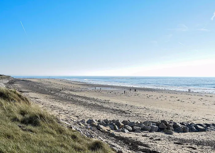 4 Bedroom Cozy In Montsenelle * Lithaire