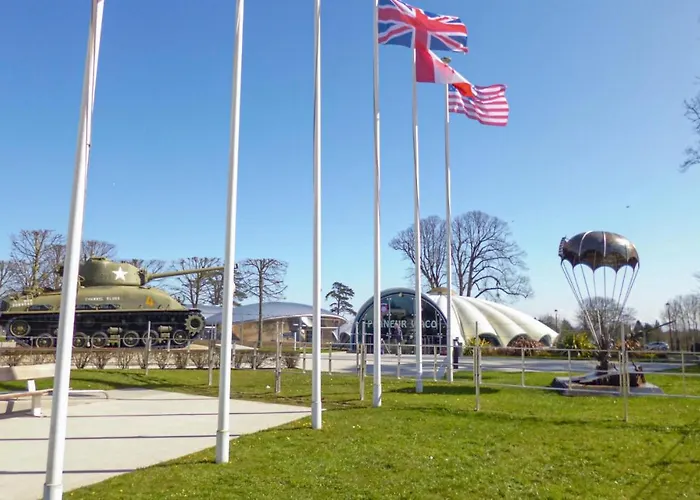 4 Bedroom Cozy In Montsenelle *